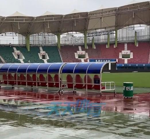 熊猫体育APP-天天体育:河南队对阵北京国安赛前训练取消,发布会照常进行