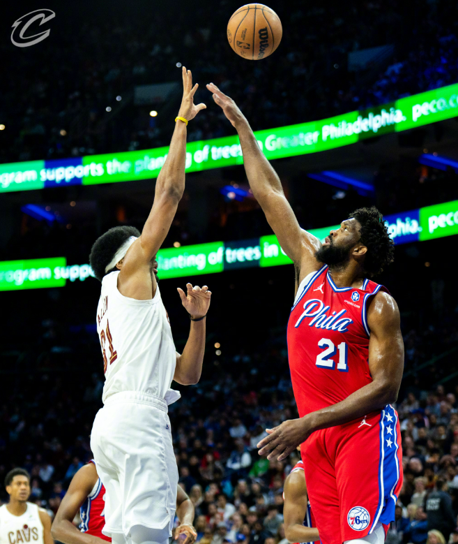 熊猫体育-恩比德空砍33分米切尔13+9+12，奇兵暴走探花绝杀，骑士逆转76人