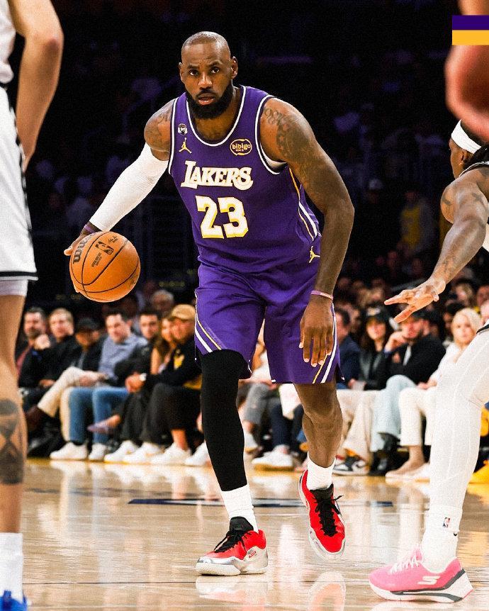 熊猫体育下载-NBA历史首次父子助攻！詹姆斯14+6+8连线布朗尼中三分 官方盛赞
